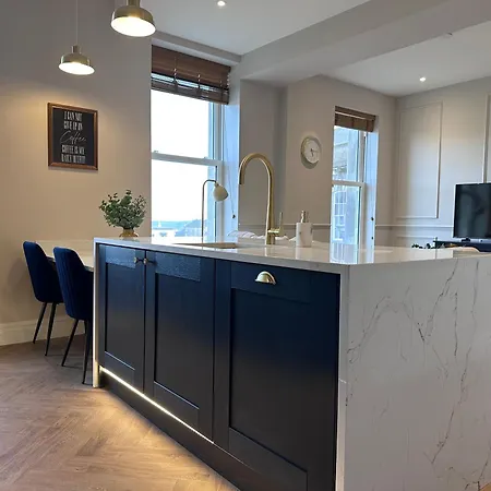 Luxury 2bed 2 Bath In Historic Bank *