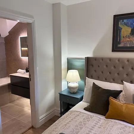 Luxury 2bed 2 Bath In Historic Bank Leyburn