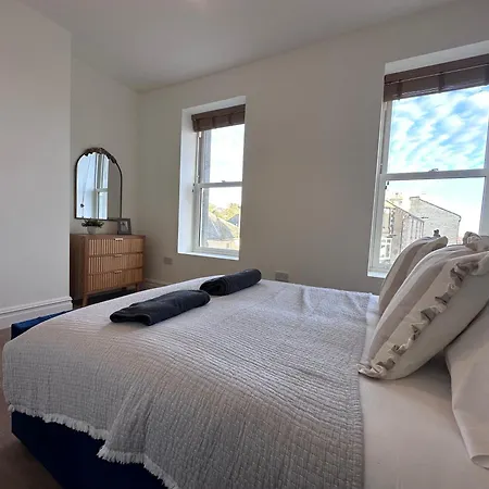 Luxury 2bed 2 Bath In Historic Bank Leyburn