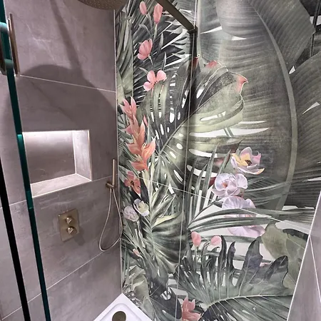 Luxury 2bed 2 Bath In Historic Bank *