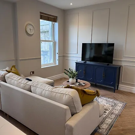 Luxury 2bed 2 Bath In Historic Bank *